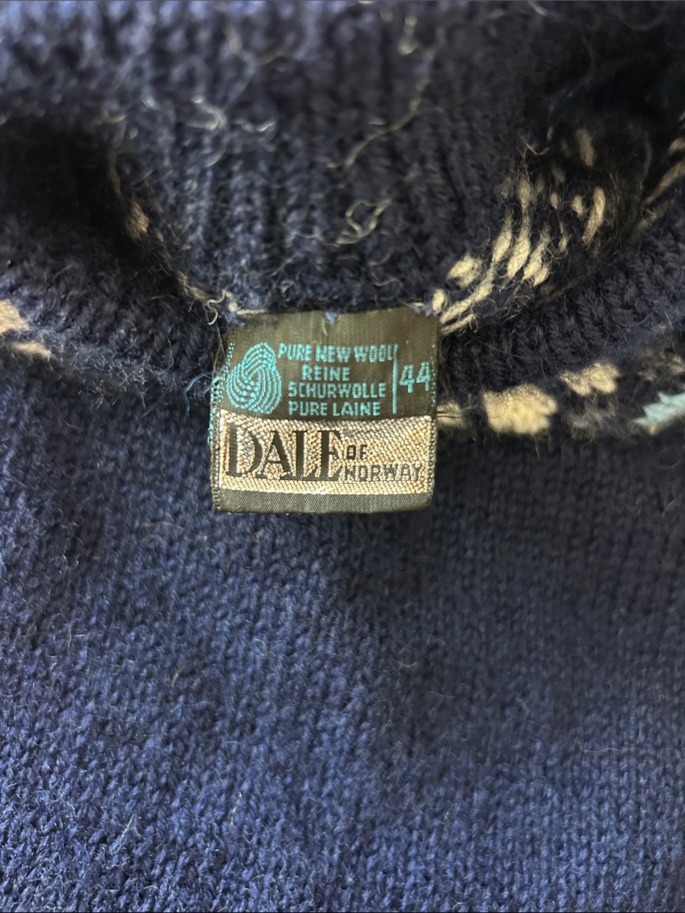 Vintage Dale of Norway Nordic Pure New Wool Navy Sweater - Picture 4 of 6